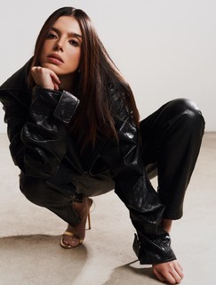 Giovanna Lancellotti feet photo thumbnail