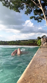 Giovanna Lancellotti feet photo thumbnail