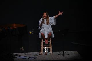 Gisela João feet photo 3