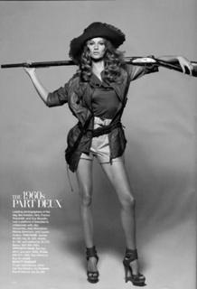 Gisele Bündchen feet photo thumbnail