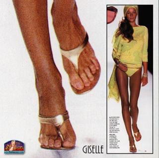Gisele Bündchen feet photo thumbnail