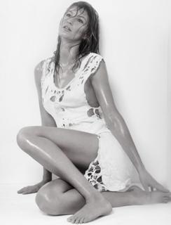 Gisele Bündchen feet photo thumbnail