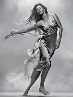 Gisele Bündchen feet photo thumbnail