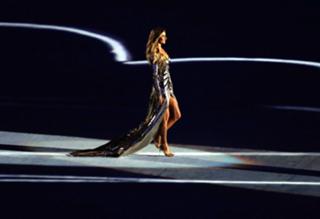 Gisele Bündchen feet photo thumbnail