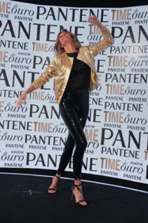 Gisele Bündchen feet photo thumbnail