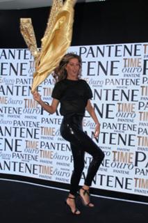 Gisele Bündchen feet photo thumbnail