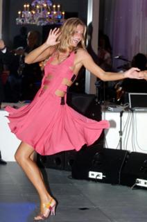 Gisele Bündchen feet photo thumbnail