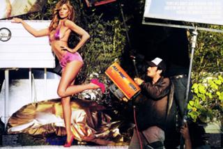 Gisele Bündchen feet photo thumbnail