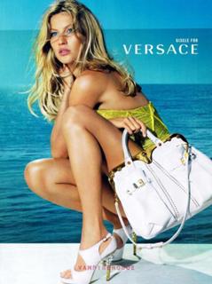 Gisele Bündchen feet photo thumbnail