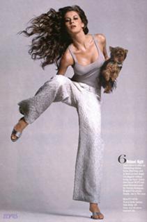 Gisele Bündchen feet photo thumbnail