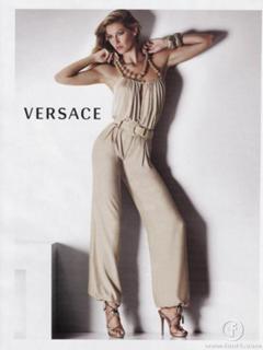 Gisele Bündchen feet photo thumbnail