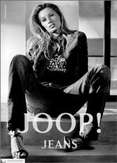 Gisele Bündchen feet photo thumbnail