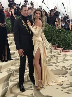 Gisele Bündchen feet photo thumbnail