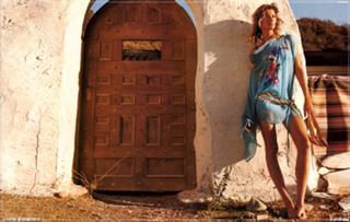 Gisele Bündchen feet photo thumbnail
