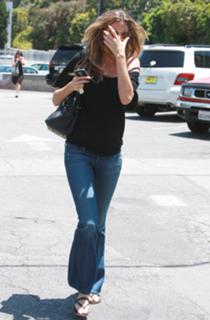 Gisele Bündchen feet photo thumbnail