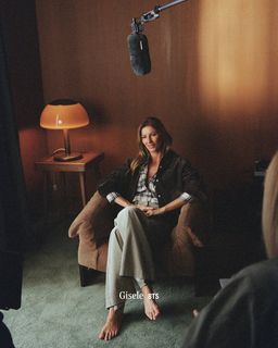 Gisele Bündchen feet photo 1