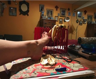 Giselle Itié feet photo thumbnail