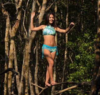 Giulia Buscacio feet photo thumbnail