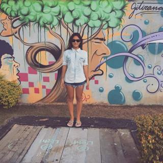 Giulia Buscacio feet photo thumbnail