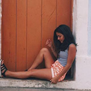 Giulia Buscacio feet photo thumbnail