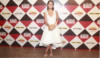 Giulia Buscacio feet photo thumbnail