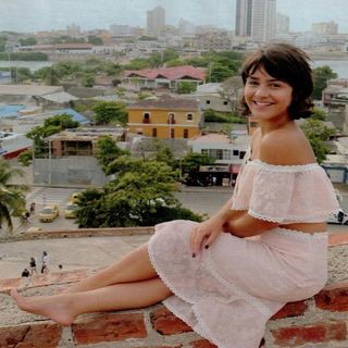 Giulia Buscacio feet photo thumbnail