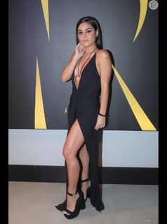 Giulia Buscacio feet photo thumbnail