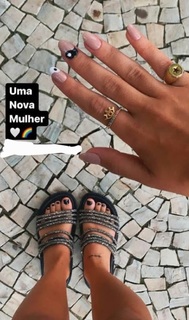 Giulia Buscacio feet photo thumbnail