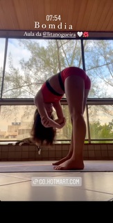 Giulia Buscacio feet photo thumbnail