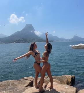 Giulia Buscacio feet photo thumbnail