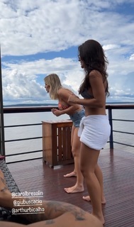 Giulia Buscacio feet photo thumbnail