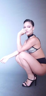 Giulia Buscacio feet photo thumbnail