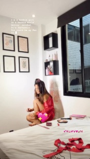 Giulia Buscacio feet photo thumbnail