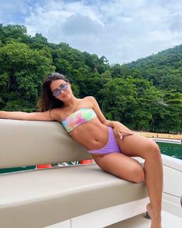 Giulia Buscacio feet photo thumbnail