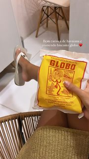 Giulia Buscacio feet photo thumbnail