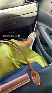 Giulia Buscacio feet photo thumbnail