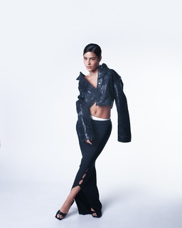 Giulia Buscacio feet photo thumbnail