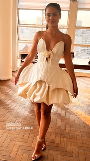 Giulia Buscacio feet photo thumbnail