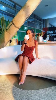 Giulia Buscacio feet photo thumbnail