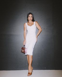 Giulia Buscacio feet photo thumbnail