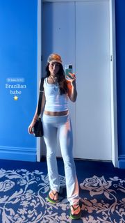 Giulia Buscacio feet photo 1