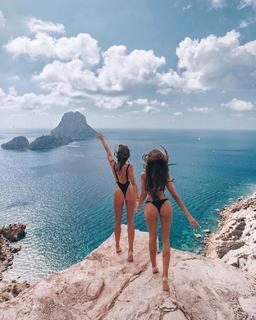 Giulia Calcaterra feet photo 8