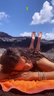 Giulia Calcaterra feet photo 9