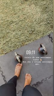 Giulia Calcaterra feet photo 8