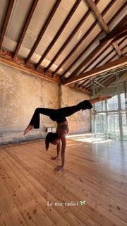Giulia Calcaterra feet photo 11