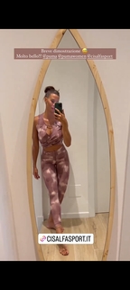 Giulia Calcaterra feet photo 1