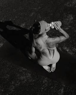 Giulia Calcaterra feet photo 11
