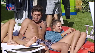 Giulia De Lellis feet photo thumbnail