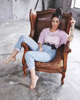 Giulia De Lellis feet photo thumbnail