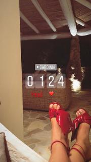 Giulia De Lellis feet photo thumbnail